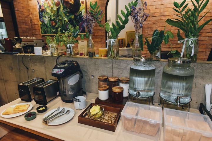 The breakfast bar